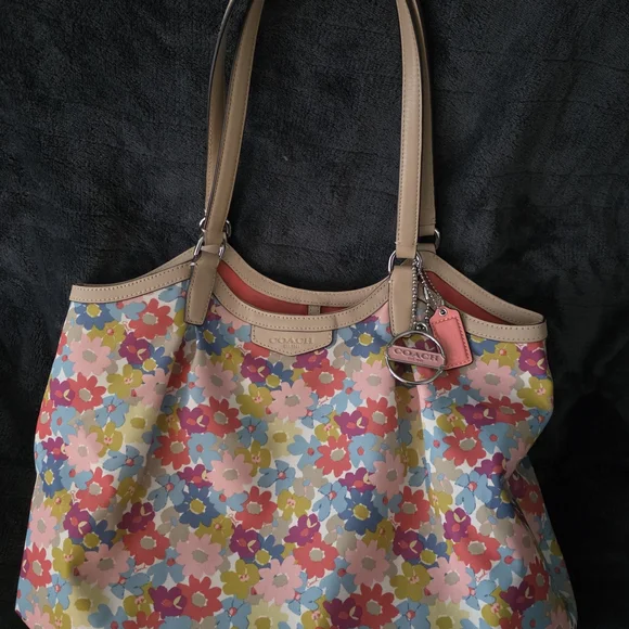 RARE NWOT COACH Peyton Floral Print Multicolor Canvas Satchel Tote Shoulder Bag - Picture 1 of 7